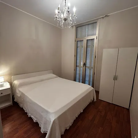2 Bedroom Next To Monaco Air Conditioning Daire *