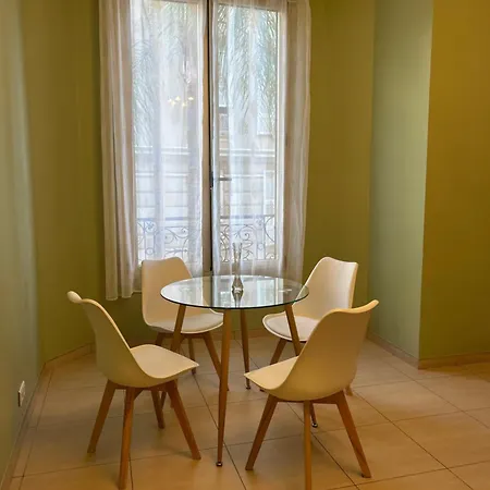 Daire 2 Bedroom Next To Monaco Air Conditioning