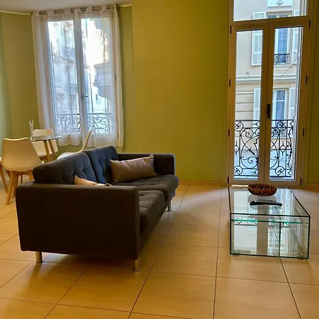 2 Bedroom Next To Monaco Air Conditioning
