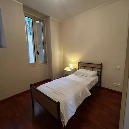 2 Bedroom Next To Monaco Air Conditioning Daire *
